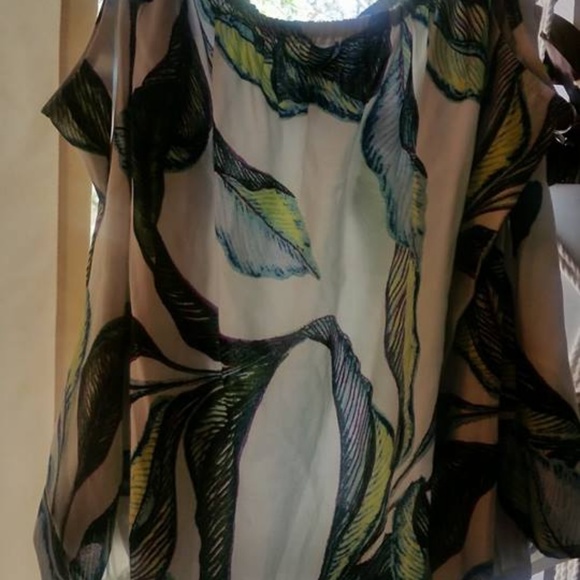 NWOT Forever 21 Leaf Print Off the Shoulder Top - Picture 4 of 4